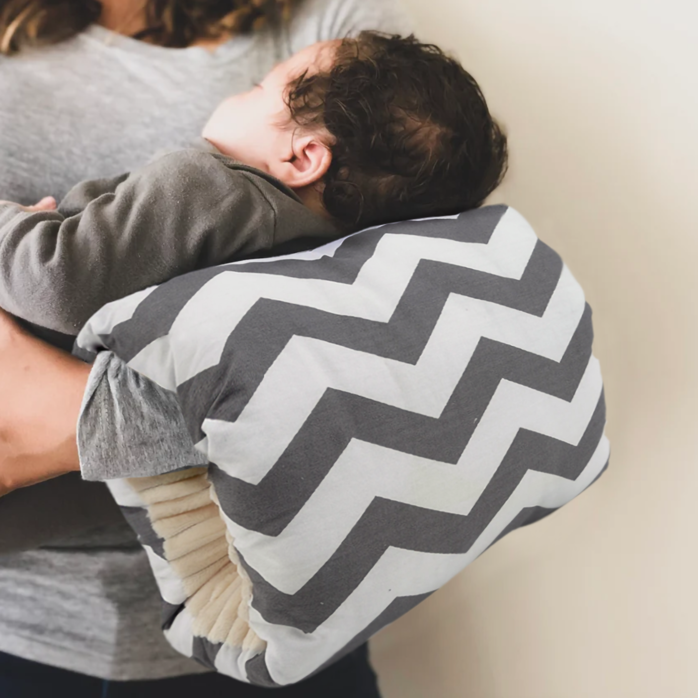 Cozy Cradle™ Gemütliches Baby-Stillkissen
